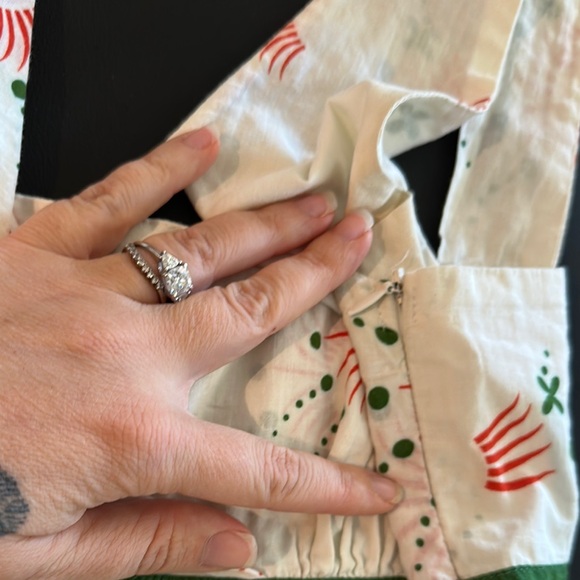 Floral V Neck Sleeveless Blouse - White, Green and Orange Vintage Floral Print - Picture 4 of 11